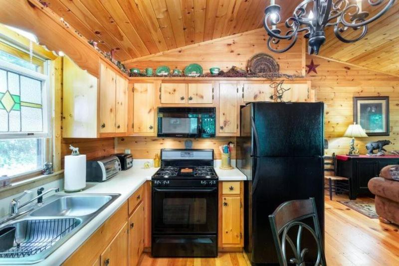 Mountain Spirit Cabin - Fireplace And Hot Tub Villa Blue Ridge Exteriör bild