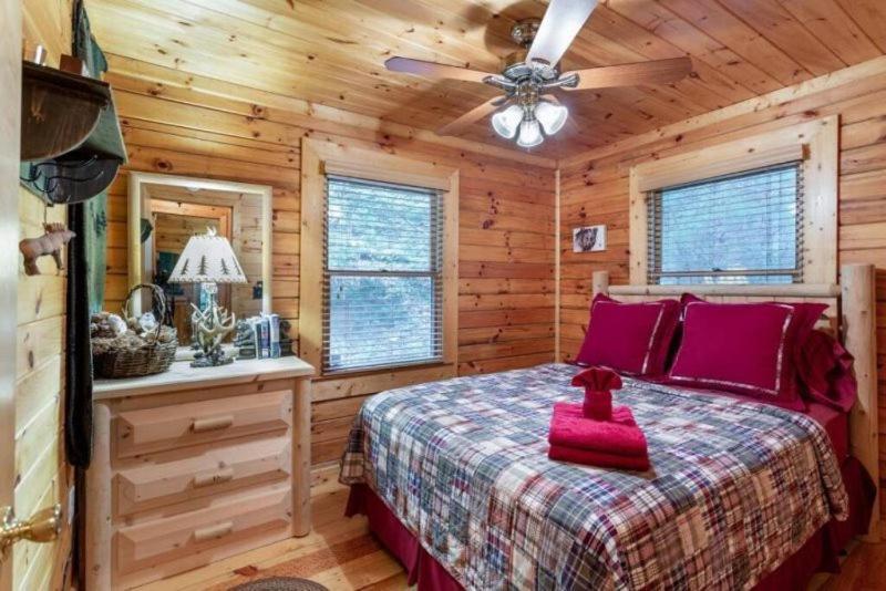 Mountain Spirit Cabin - Fireplace And Hot Tub Villa Blue Ridge Exteriör bild